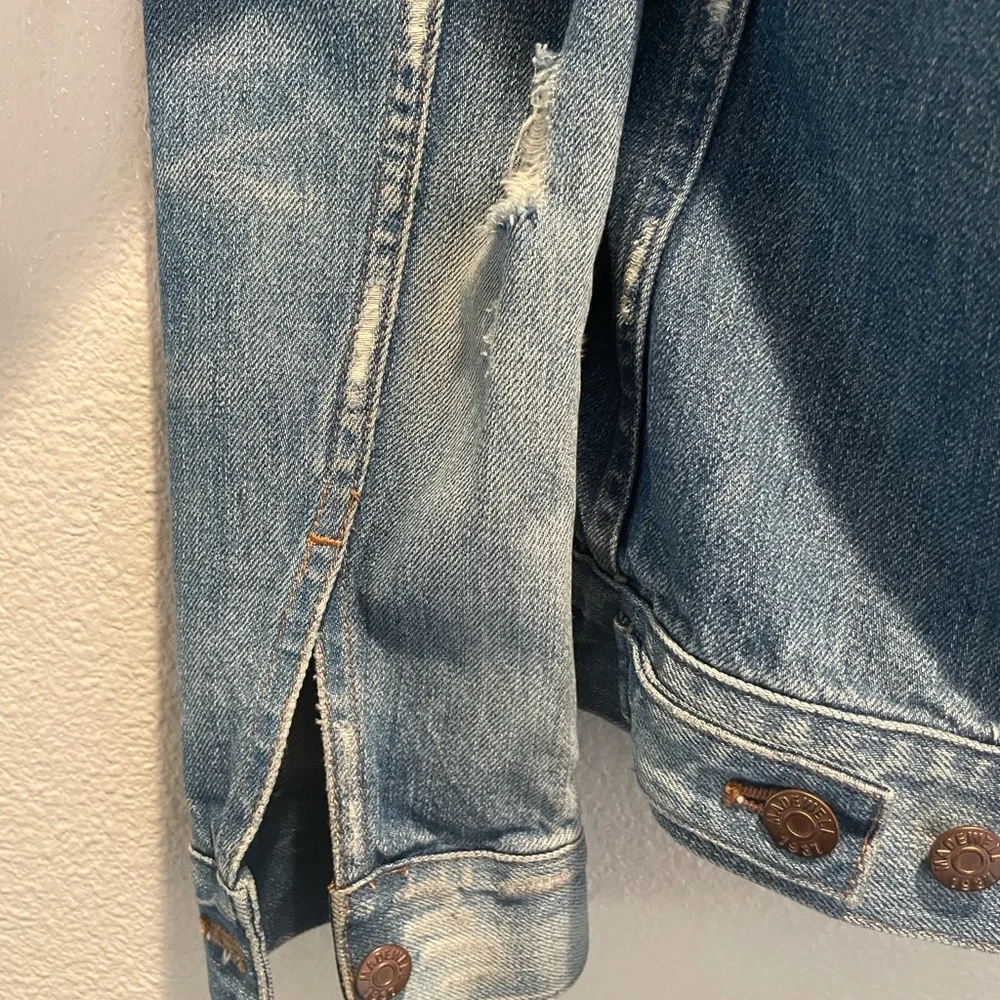Madewell Blue Denim Jacket Distressed Size Medium - Picture 5 of 11